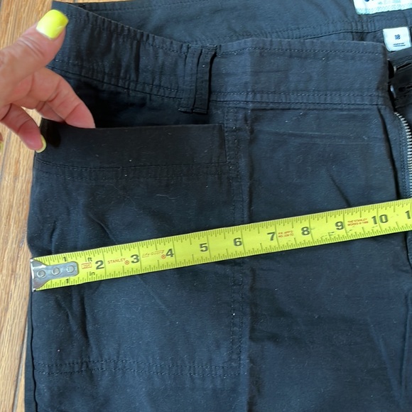 Old navy dress slacks 🖤 - Picture 7 of 10